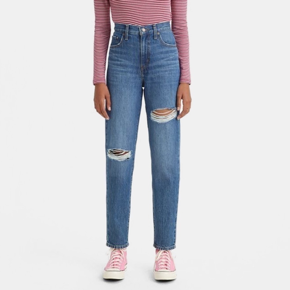 NWT Levi’s High Waisted Mom Jeans Distressed Sz 24